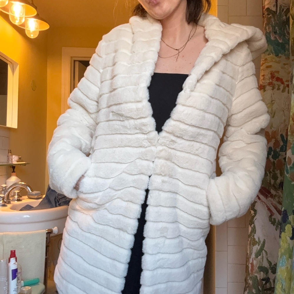 Elegant White Rachel Zoe Faux Fur Coat
